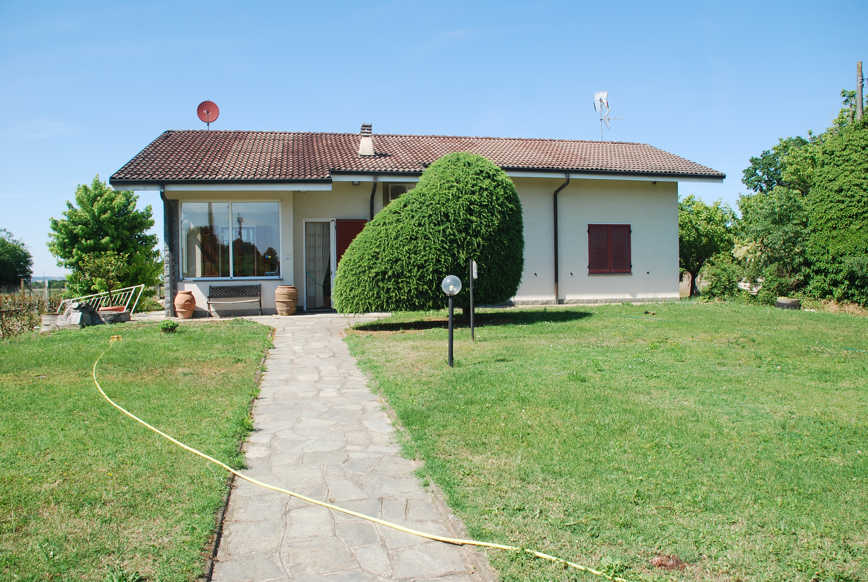 Bellissima villetta a Cascinagrossa con ampio giardino e dotazioni complete